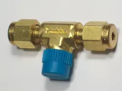 1 - SWAGELOK BRASS BRANCH TEE,  1/8