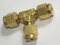 1 - SWAGELOK BRASS UNION TEE FITTING,  1/8