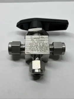 SWAGELOK SS-43XS4   1/4