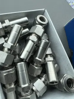 67 SWAGELOK SS-600-R-8 STAINLESS PIPE ADAPTER 3/8IN TUBE X 1/2IN OD