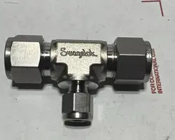 104. SWAGELOK SS-810-3-8-4 REDUCING UNION TEE, 1/2 IN X 1/2 IN X 1/4 IN TUBE OD
