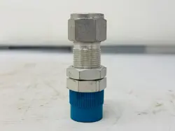 SWAGELOK SS-810-11-8 STEEL CONNECTOR FITTING 1/2