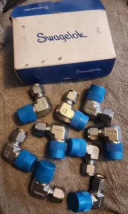 LOT-9PC SWAGELOK STAINLESS STEEL FITTING, 3/8