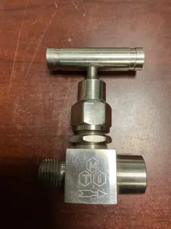 TMI VALVE 1/8 STAINLESS MTI —————————————SWAGELOK ----------------- NOS OEM