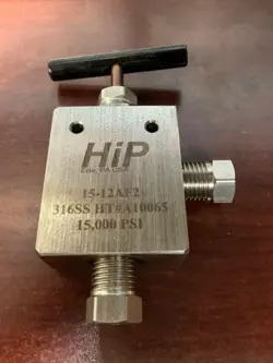 HIP 15-12AF2 VALVE 1/8 STAINLESS —————————————SWAGELOK ----------------- NOS OEM