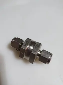 1/4 SWAGELOK COMPRESSION CHECK VALVE 