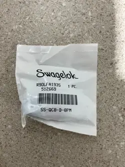 SWAGELOK SS-QC8-D-8PM NEW