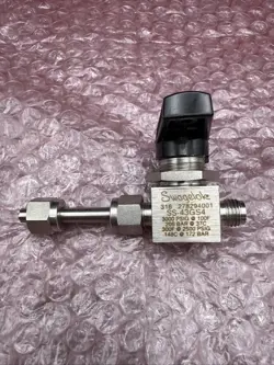 SWAGELOK SS-43GS4 40G SERIES BALL VALVE, 1.4 CV, 1/4 IN. TUBE FITTING NOB