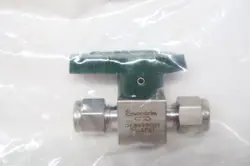 1/4 TUBE 316SS QUARTER INSTRUMENT PLUG VALVE SWAGELOK SS-4P4T - BRAND NEW
