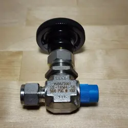 SWAGELOK SS-1KM4-S4 NEEDLE VALVE 5000 PSIG