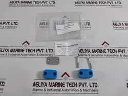 LOT 5X SWAGELOK 304-S3-PP-16TM SCREWED PLASTIC CLAMP PIPE SUPPORT SET
