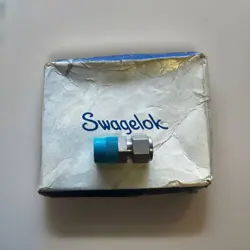 LOT 24 SWAGELOK SS-810-1-8 TUBE FITTING MALE CONNECTOR, 1/2