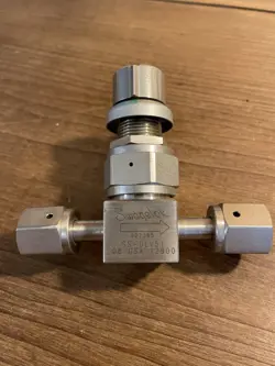 1/4” SWAGELOK SS-DLV51 HIGH PURITY HIGH PRESSURE DIAPHRAGM SEALED VALVE