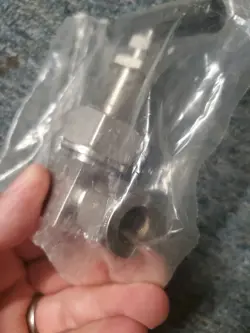 SWAGELOK NEEDLE