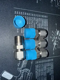 QTY 4 SS-810-1-8 SWAGELOK SS MNPT X COMP ADAPTER 316L SS COMPRESSION FITTING