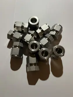 SS-810-C 1/2” CAPS