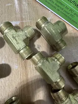 SWAGELOK MISC LOT