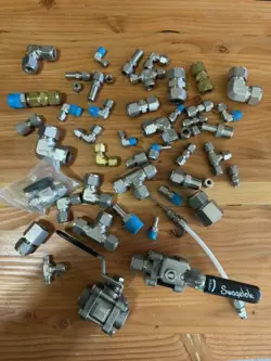 SWAGELOK VALVES AND FITTINGS LOT