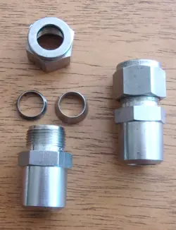 LOT 2 SWAGELOK SS-810-1-8W STAINLESS STEEL FITTING 1/2