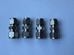 SWAGELOK SS UNION FITTING, 10 MM TUBE X 3/8 TUBE, SS-10M0-6-6 LOT OF 4