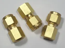 3 - SWAGELOK BRASS CONNECTOR FITTINGS, 1/4