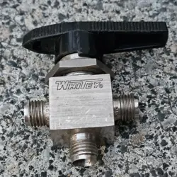 WHITEY SWAGELOK SS-43XS4 STAINLESS STEEL 3 WAY BALL VALVE