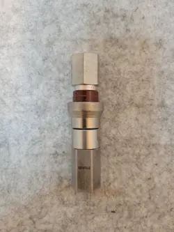FEMALE	SWAGELOK QC6  316 STAINLESS /MALE SWAGELOK PATD 316 SS QC6. QUICK CONNECT