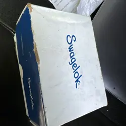 SWAGELOK SS-4H STAINLESS STEEL MANUAL BELLOWS-SEALED VALVE