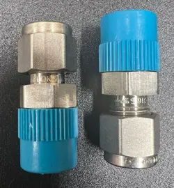 X2 - SWAGELOK STAINLESS STEEL CONNECTOR 1/4