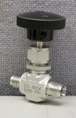 AARA WHITEY SWAGELOK SS-1RS4 STAINLESS STEEL INTEGRAL BONNET NEEDLE VALVE