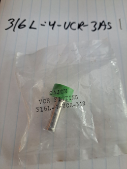 LOT OF 1 SWAGELOK 316L-4-VCR-3AS GLAND  STAINLESS STEEL  FITTING
