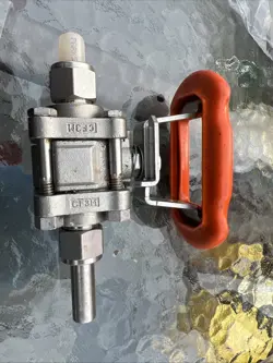 1 - SWAGELOK STAINLESS STEEL 60 SERIES BALL VALVE, 1/2