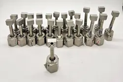 LOT 23 SWAGELOK SS-4-VCR-1 NUT FEMALE 1/4, 6LV-4-VCR-3S-4TB2P GLAND 1/4