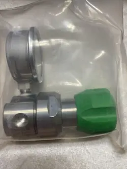 SWAGELOK KPRAGJC412A200G0 PRESSURE REGULATOR WITH PRESSURE METER