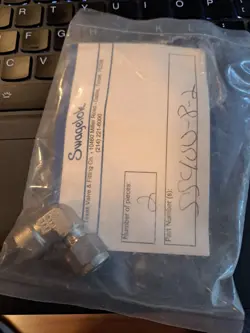 LOT OF 1 SS-400-8-2 SWAGELOK FITTING STAINLESS STEEL