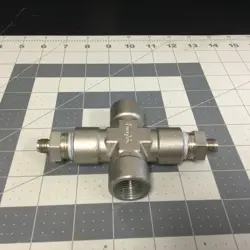 FEMALE FITTING CROSS