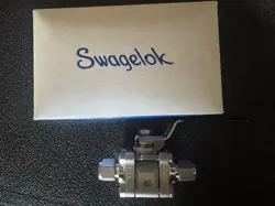 SWAGELOK STAINLESS STEEL 60 SERIES BALL VALVE, 1/2