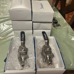 8-SWAGELOK STAINLESS STEEL 60 SERIES BALL VALVE, 1/2