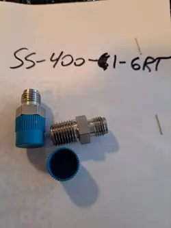 LOT OF 2 SS-400-1-6RT SWAGELOK FITTING STAINLESS STEEL