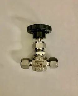 1- SWAGELOK STAINLESS STEEL INTEGRAL BONNET NEEDLE VALVE, 3/8
