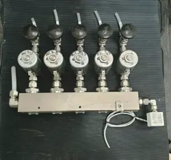 5 PORT MANIFOLD W/ X5 KIP U689019-1351 SOLENOID VALVES W/ X5 SWAGELOK SS-IRS4 VA