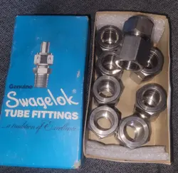 SWAGELOK SS-1210-7-8 FEMALE CONNECTOR, 3/4 TUBE X 1/2 FEMALE PIPE, BOX OF 8