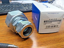 NEW SWAGELOK SS-1610-R-24 TUBE FITTING REDUCER 1.5