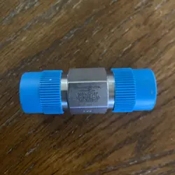 SWAGELOK STAINLESS STEEL 1-PIECE POPPET CHECK VALVE SS-8CPA2-50    50-150 PSI