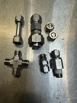 LOT OF SWAGELOK SUPERLOK OSS 304SS COMPRESSION FITTINGS & ADAPTERS (3/8,1/2,3/4)