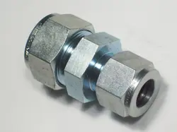 1- SWAGELOK CARBON STEEL REDUCING UNION, 3/4