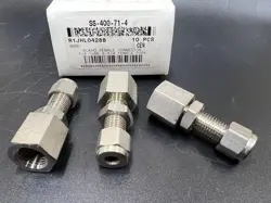 X3 SWAGELOK SS-400-71-4 STAINLESS STEEL 1/4” TUBE X 1/4” FNPT BULKHEAD