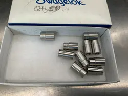 (10) SWAGELOK 304L-4-MPW-A-4STW 1/4