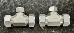 2 X SWAGELOK 316 SS REDUCING UNION TEE - 1