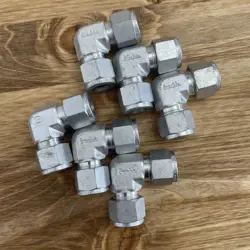 SIX  SWAGELOK FITTINGS MODEL D 